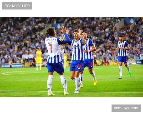 波尔图新阵容闪耀登场，战术革新引发球迷热议