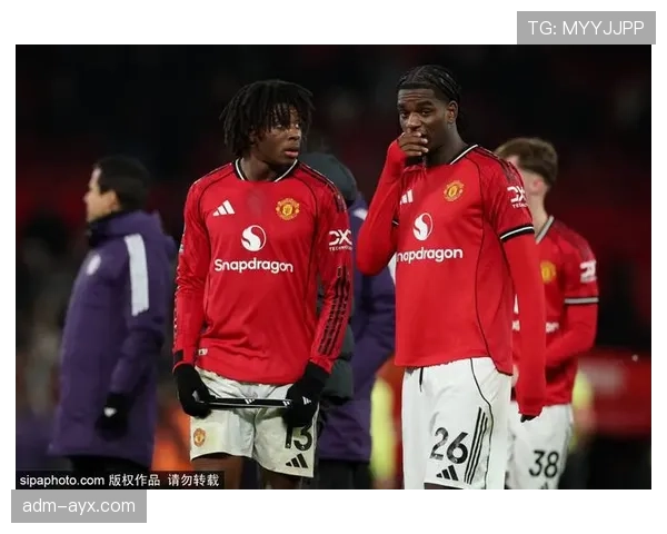 滕哈赫与球员关系近期表现稳健，更衣室氛围走势清晰