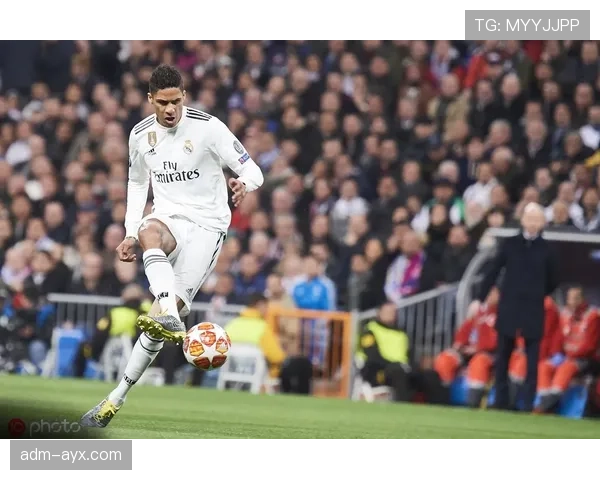 瓦拉内职业轨迹：从皇马主力到曼联中卫，状态与角色持续调整